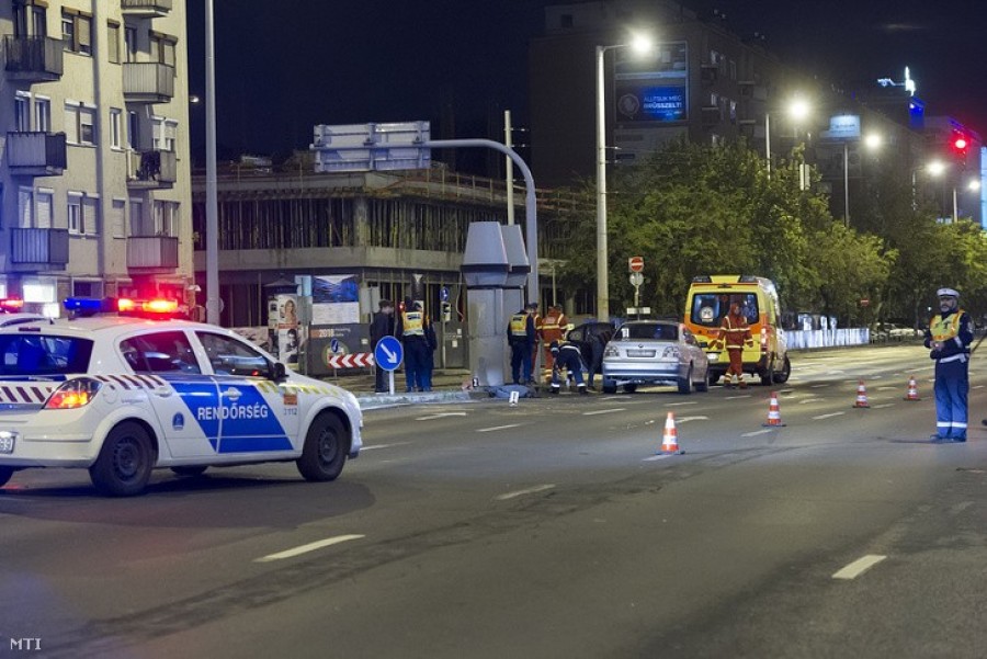 Három gyermeket ütött el egy budapesti autós az első kerületben.
