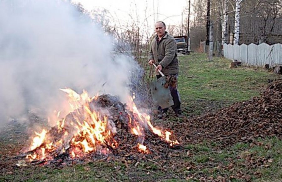 Nem vicc a tűzgyújtási tilalom: egy közönséges kerti égetésért is több tízezres bírságot szabhatnak ki.