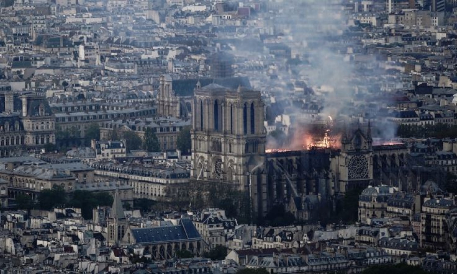 Megjósolta a Notre-Dame pusztulását a világhírű francia író