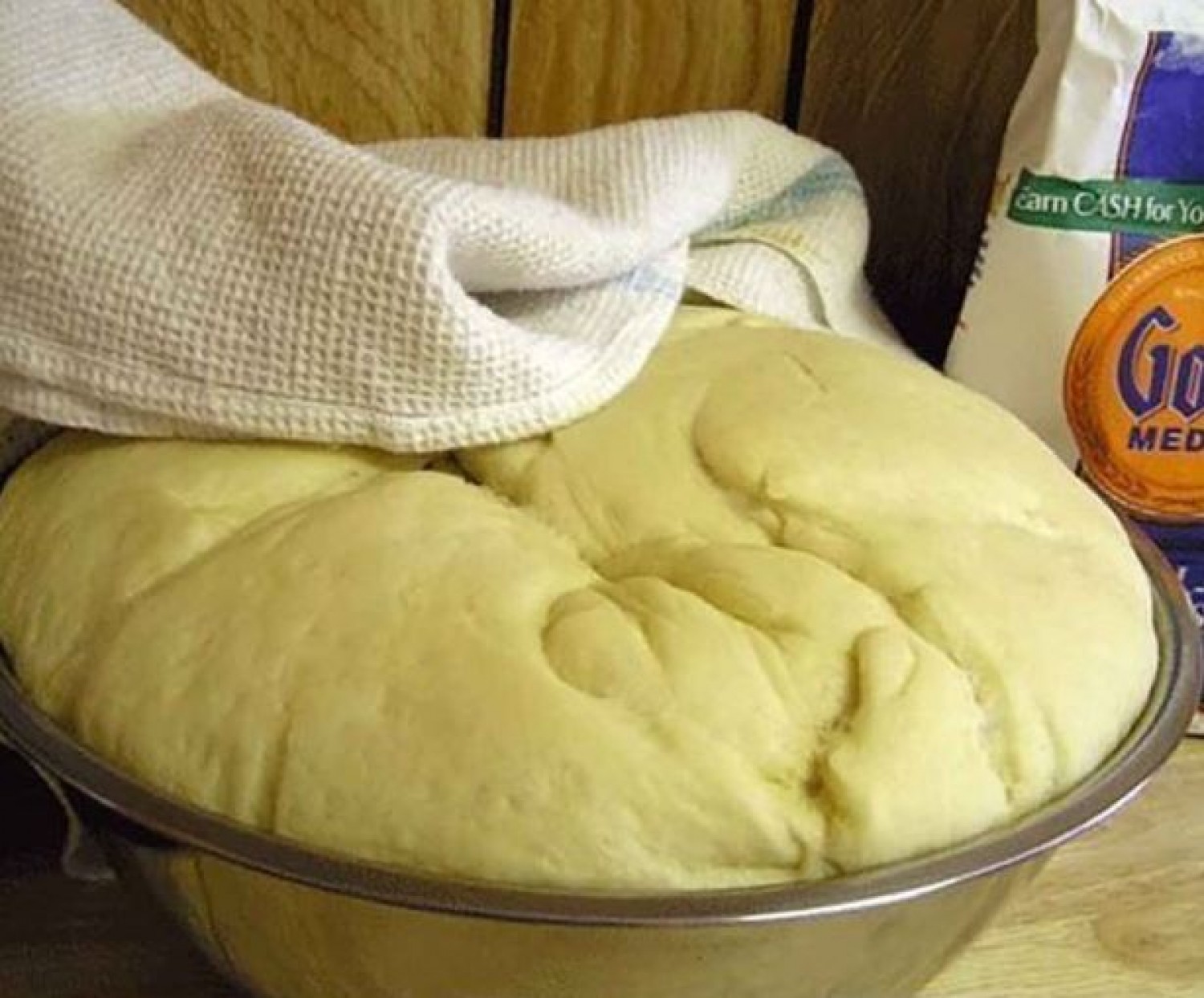 Univerzális bögrés tészta, amiből lehet pizza vagy édes sütemény