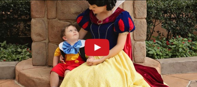 Így varázsolta el Hófehérke a 2 éves autista kisfiút