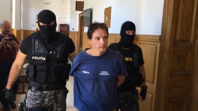 A gyilkos román orvossal a börtönben is baj van! VIDEÓVAL