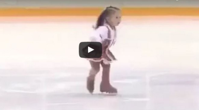Ne hagyd ki: ennek a 2 éves kislánynak a jégtáncát egyszerűen látni kell!