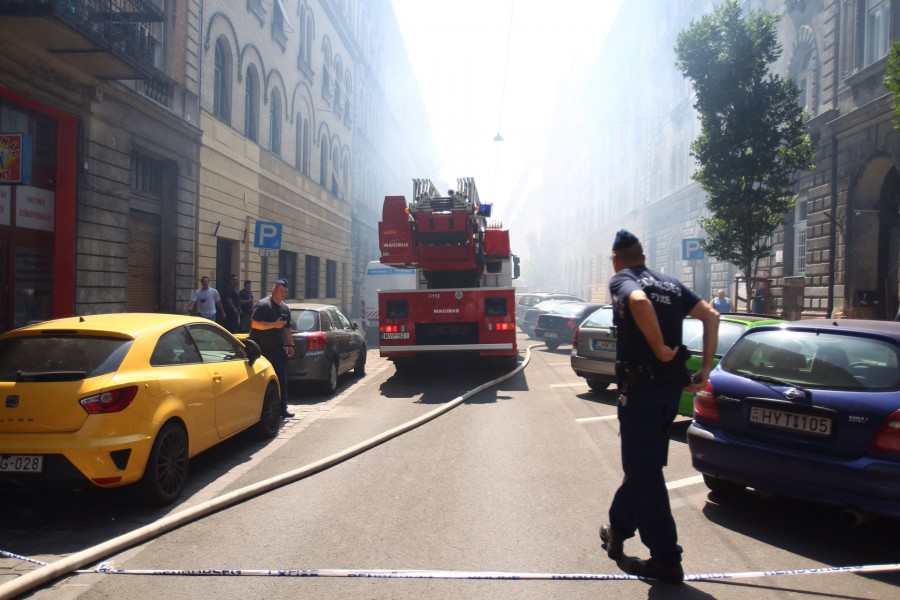 Tűz tombolt Budapest belvárosában! Több sérült is van!
