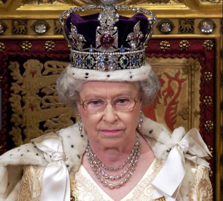 Szomorú hírt jelentett be II. Erzsébet a várva várt családi esemény kapcsán