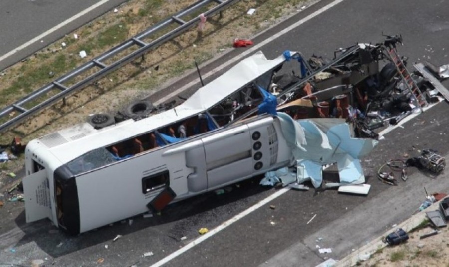 Friss: szörnyű buszbalesetről jött hír