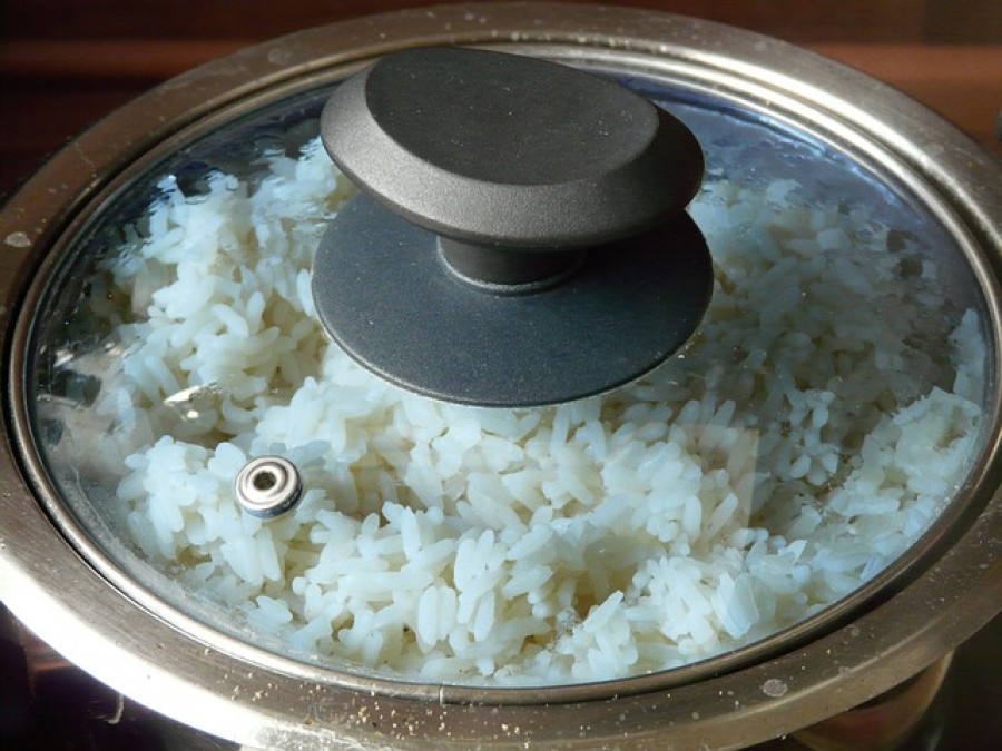 Ezzel a trükkel örökre búcsút inthetsz a ragadós, szétfőtt és kásaszerű főtt rizsnek!